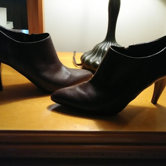Nine West - Picture 4 of 6